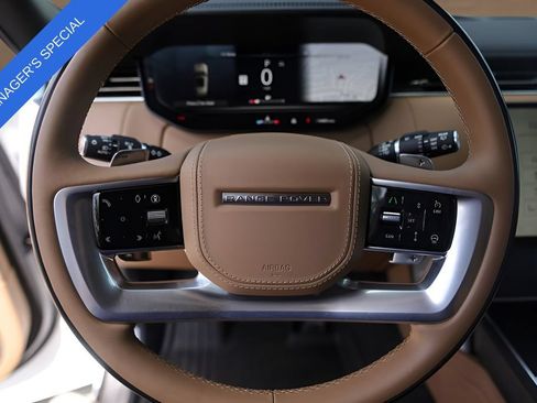 Used 2025 Land Rover Range Rover Autobiography AWD/4WD image 12