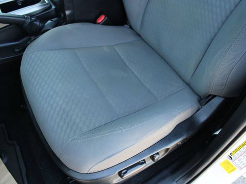 Used 2022 Toyota Tacoma SR5 RWD image 15