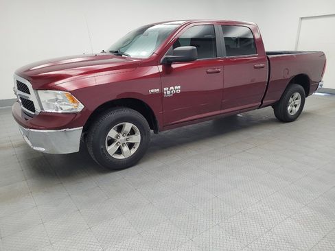 Used 2020 RAM 1500 Classic SLT image 2