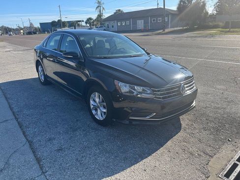 Used 2016 Volkswagen Passat 1.8T S FWD image 2