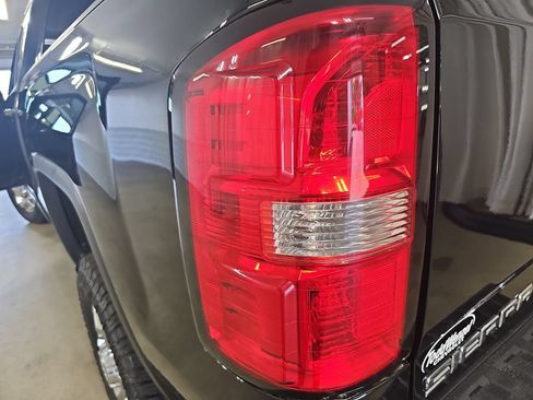 Certified 2018 GMC Sierra 2500 SLE w/ HD SLE Preferred Plus Package AWD/4WD image 39