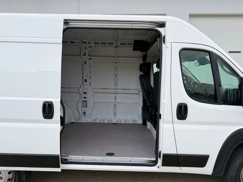 Used 2023 RAM ProMaster 1500 w/ Driver Convenience Group image 12