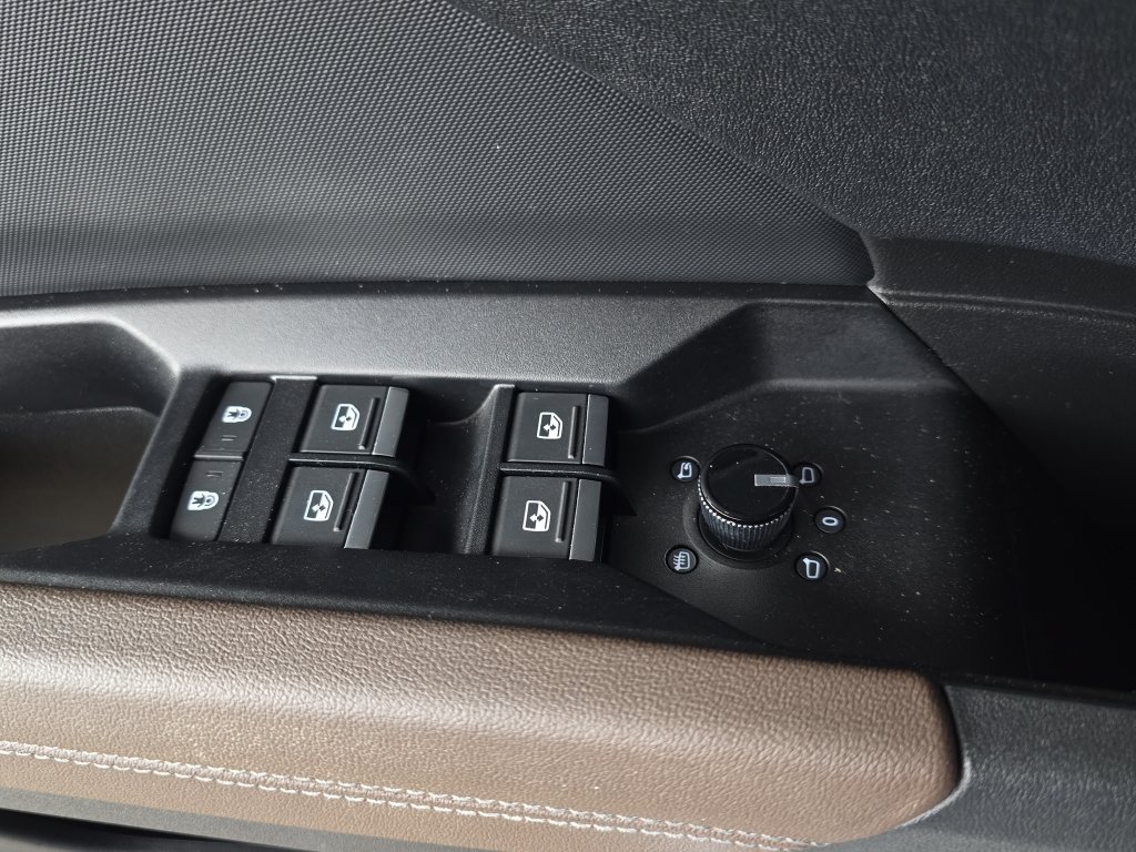Certified 2023 Audi Q4 e-tron Premium Plus AWD/4WD image 29