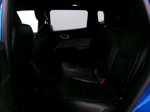 Used 2025 Jeep Compass Limited AWD/4WD image 8