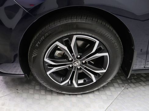 Certified 2025 Toyota Sienna Platinum image 4