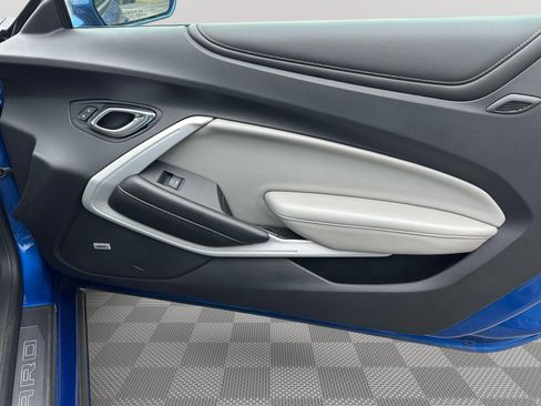 Used 2016 Chevrolet Camaro SS image 27