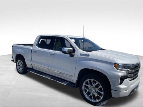 Used 2024 Chevrolet Silverado 1500 High Country w/ Technology Package AWD/4WD image 1