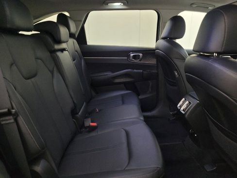 Used 2021 Kia Sorento S w/ Panoramic Sunroof Package image 19