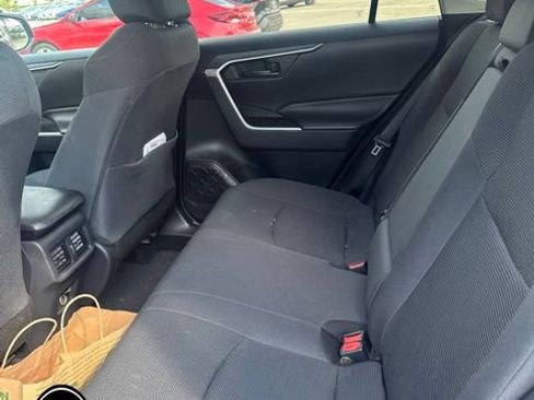 Used 2019 Toyota RAV4 LE w/ Carpet Mat Package AWD/4WD image 6