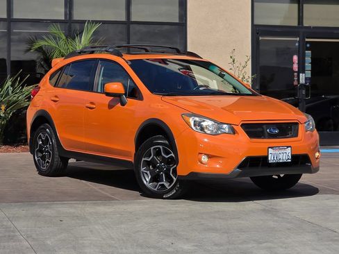 Used 2014 Subaru Crosstrek 2.0i Premium w/ Moonroof Package AWD/4WD image 3