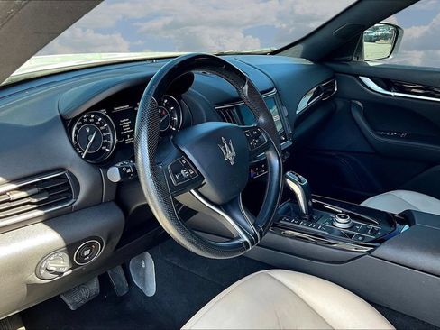 Used 2022 Maserati Levante GT AWD/4WD image 17