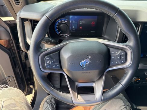 Used 2024 Ford Bronco Black Diamond image 23