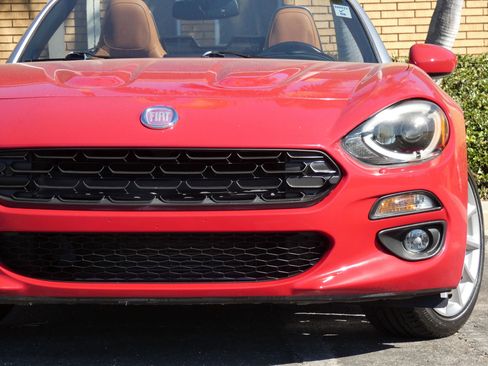 Used 2018 FIAT 124 Spider Lusso w/ Convenience Group image 17