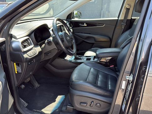 Used 2018 Kia Sorento EX AWD/4WD image 7