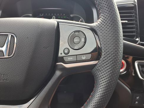 Used 2025 Honda Passport Black Edition image 18