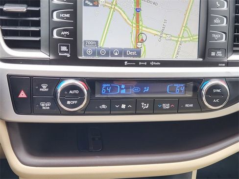 Used 2018 Toyota Highlander Limited image 14