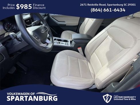 Used 2024 Ford Explorer Limited image 16