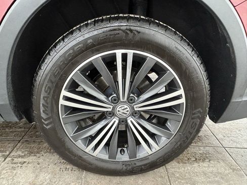 Used 2018 Volkswagen Tiguan SEL image 36