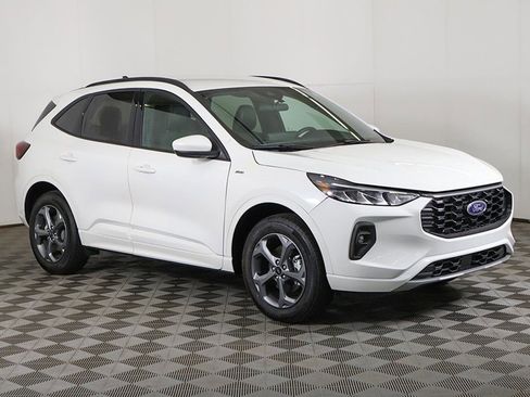 Used 2024 Ford Escape ST-Line Select w/ Tech Pack #1 image 2