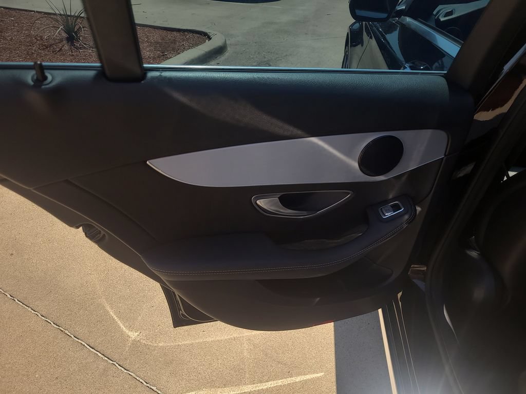 Used 2020 Mercedes-Benz C 300 Sedan image 12