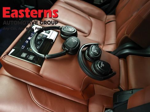 Used 2018 Lexus LX 570 4WD w/ Luxury Package image 45