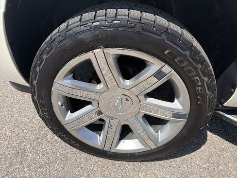 Used 2008 Cadillac Escalade ESV AWD image 9