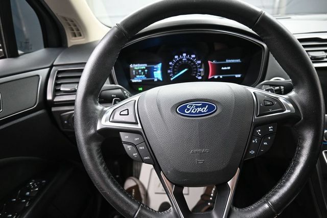 Used 2018 Ford Fusion SE w/ Equipment Group 201A FWD image 8