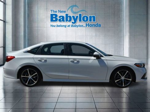 Used 2023 Honda Civic Touring image 5