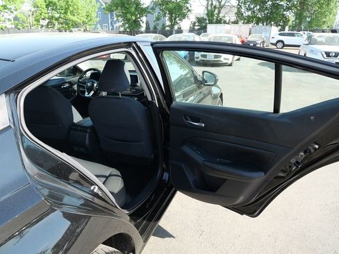 Used 2020 Nissan Altima 2.5 S AWD/4WD image 34