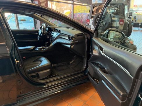 Used 2019 Toyota Camry SE image 25