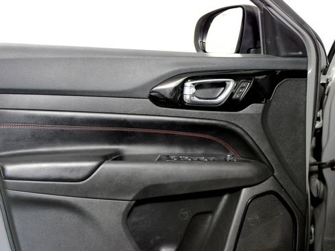 Used 2022 Jeep Compass Trailhawk w/ Trailhawk Elite Group image 7