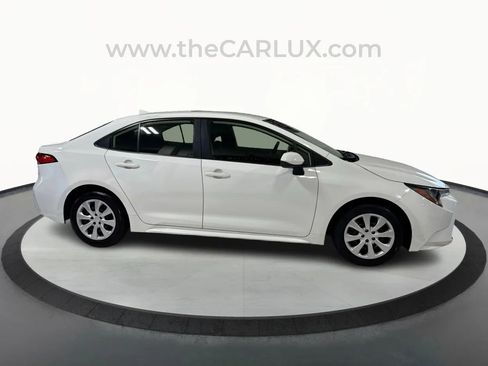 Used 2020 Toyota Corolla LE image 8