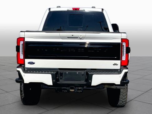 Used 2025 Ford F250 Platinum w/ FX4 Off-Road Package AWD/4WD image 5