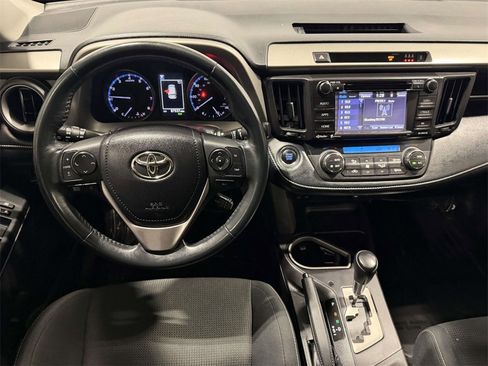 Used 2018 Toyota RAV4 XLE image 15