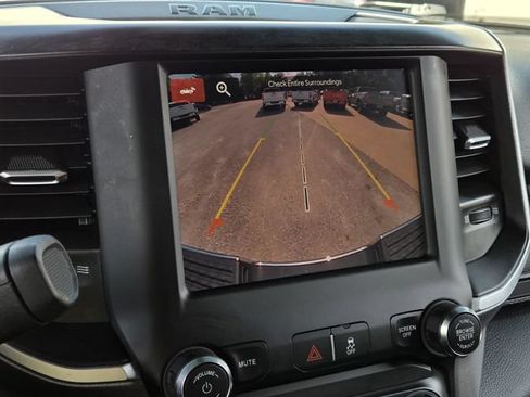 Used 2024 RAM 2500 Big Horn AWD/4WD image 29