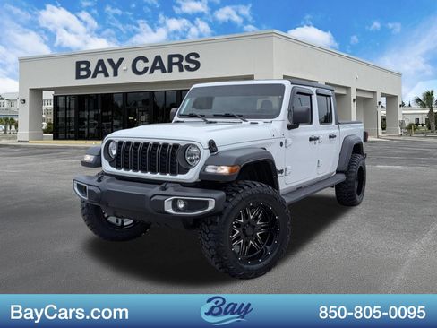 Used 2024 Jeep Gladiator Sport AWD/4WD image 1