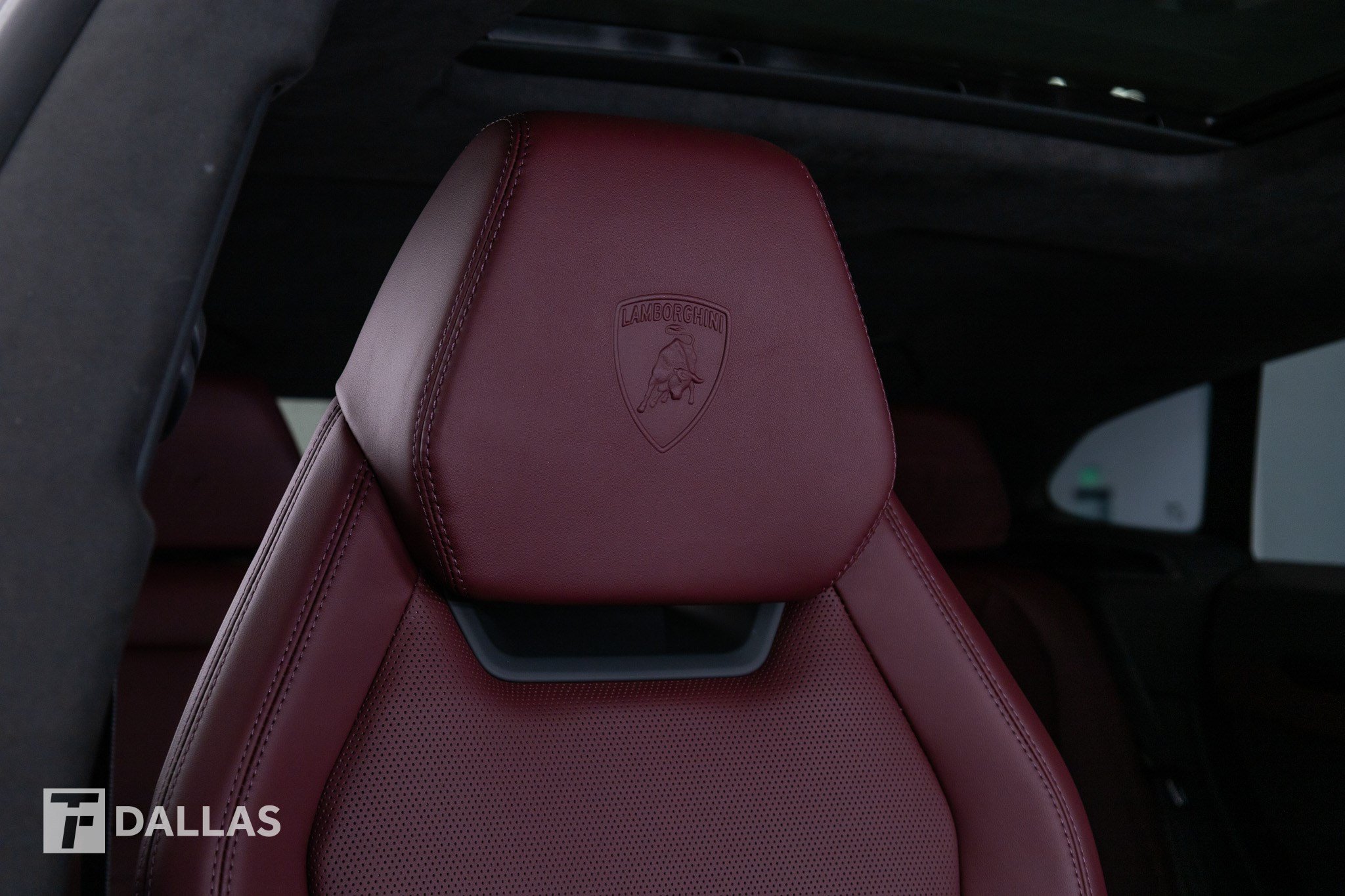 Used 2025 Lamborghini Urus SE AWD/4WD image 42