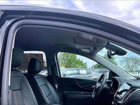 Used 2022 Chevrolet Equinox Premier AWD/4WD image 23