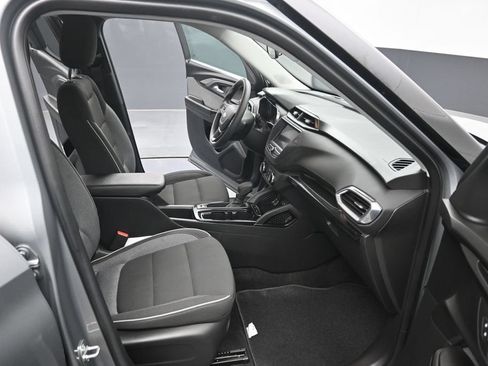 Used 2023 Chevrolet TrailBlazer LT FWD image 27