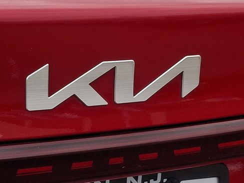 Used 2023 Kia Forte LXS image 28