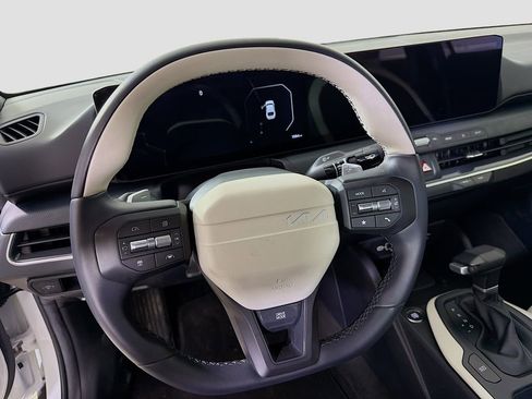 Used 2025 Kia K4 GT-Line w/ GT-Line Premium Package image 14