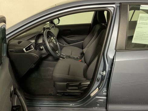Used 2025 Toyota Corolla LE image 19