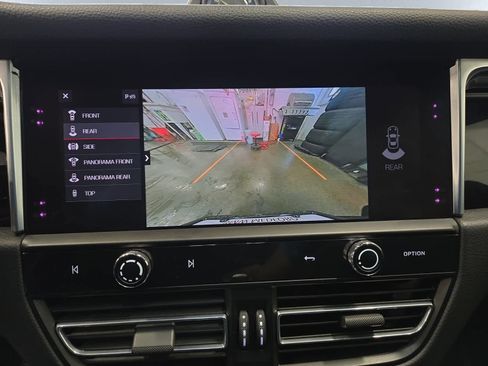 Used 2022 Porsche Macan S image 17