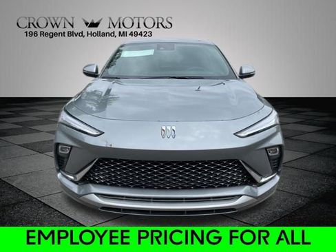 New 2025 Buick Envista Avenir image 2