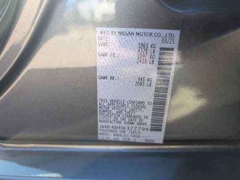 Used 2025 Nissan Altima 2.5 SV FWD image 35