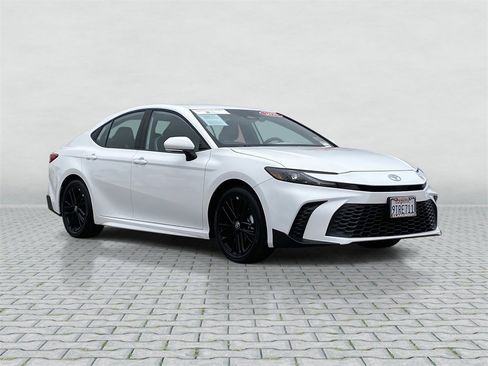 Certified 2025 Toyota Camry SE image 10