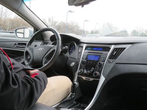 Used 2012 Hyundai Sonata SE image 5