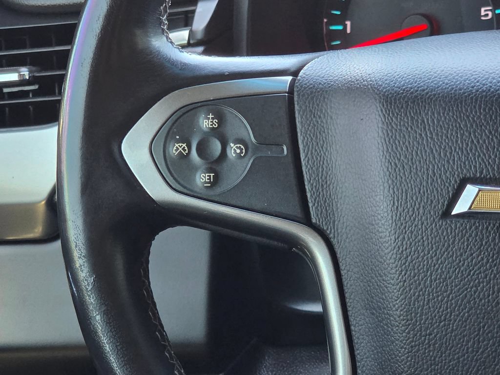 Used 2015 Chevrolet Suburban LS RWD image 19