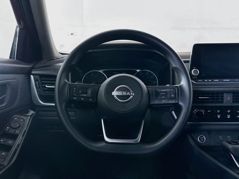 Used 2023 Nissan Rogue S AWD/4WD image 18