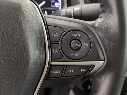 Used 2023 Toyota Camry XLE image 25